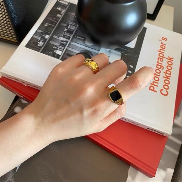 ❤️‍🔥18K Gold Plated Black Spinal Ring - Picture 6 of 12